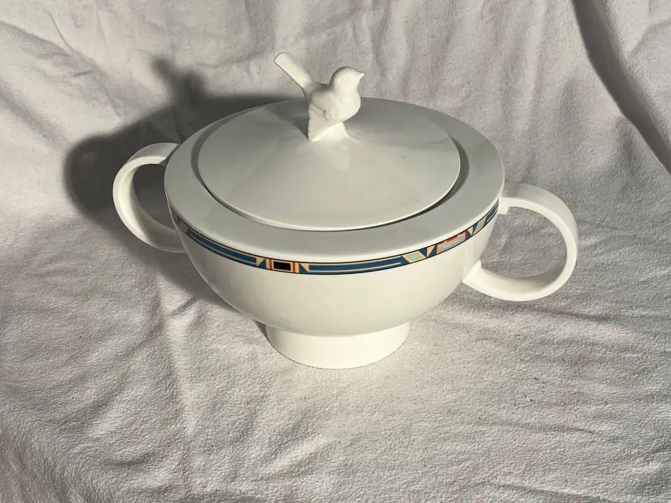 Suppenterrine „Bari“ von Villeroy & Boch mit Deckel und Vogelknauf